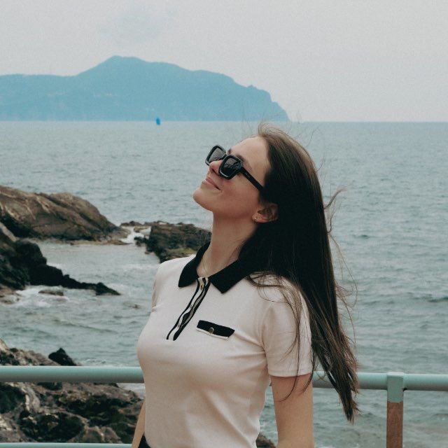 Kateryna, 19, scoliosis